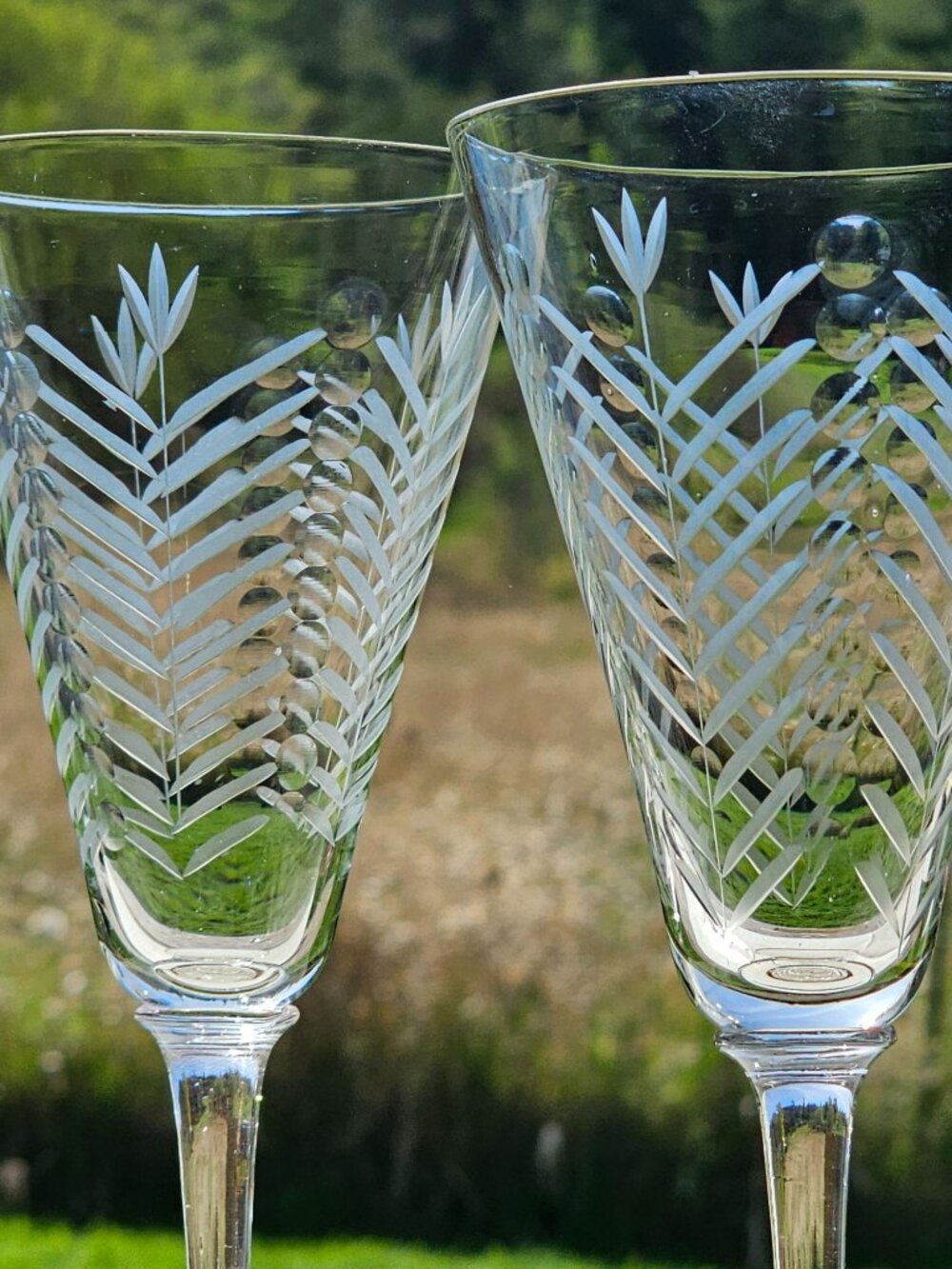 2 Tulip Cut Crystal Wine Glasses 7.25" geometric floral fluted design glass - Picture 2 of 7